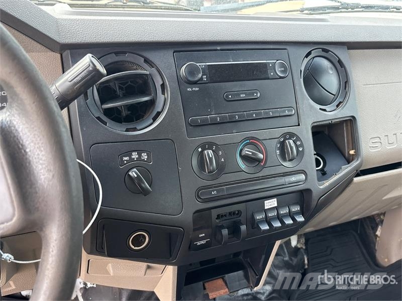 Ford F-350 XL Hytter och interiör