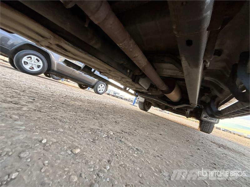 Ford F-350 XL 4x4 Crew Cab Pickup Kita