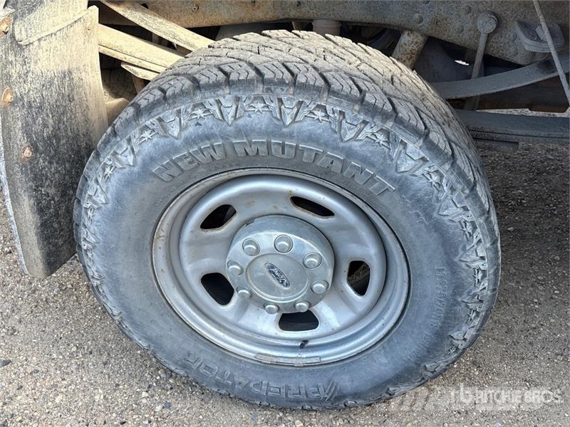 Ford F-350 XL 4x4 Crew Cab Pickup Otras furgonetas
