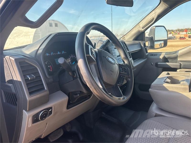 Ford F-350 XL 4x4 Crew Cab Pickup Прочие фургоны