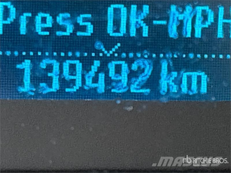 Ford F-350 XL 4x4 Crew Cab Pickup Muu