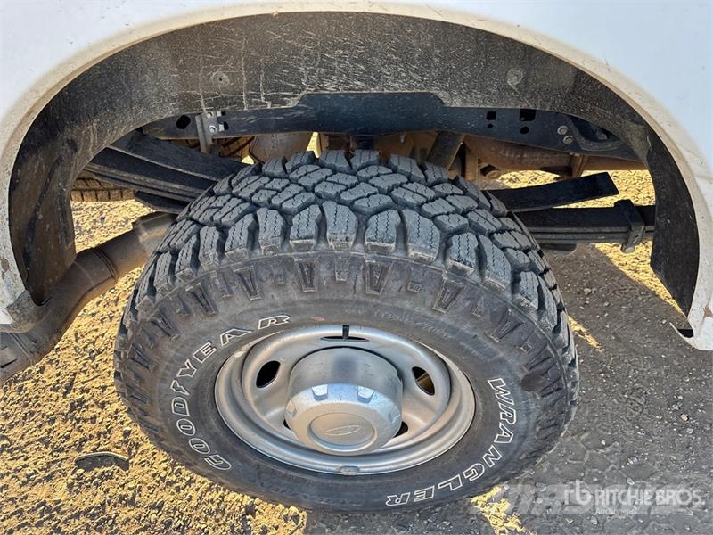 Ford F-350 XL 4x4 Crew Cab Pickup Other