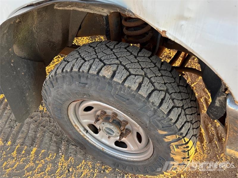 Ford F-350 XL 4x4 Crew Cab Pickup Anders