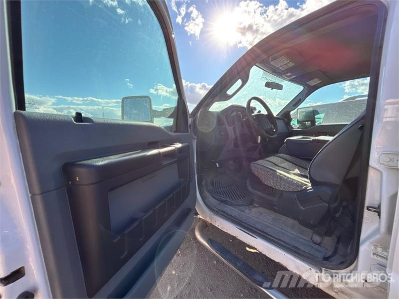Ford F-350 XL 4x4 Crew Cab Pickup Otras furgonetas