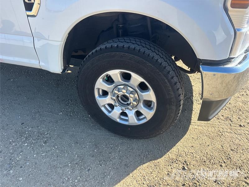 Ford F-350 XL 4x4 Crew Cab Pickup Прочие фургоны