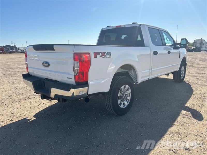 Ford F-350 XL 4x4 Crew Cab Pickup Прочие фургоны