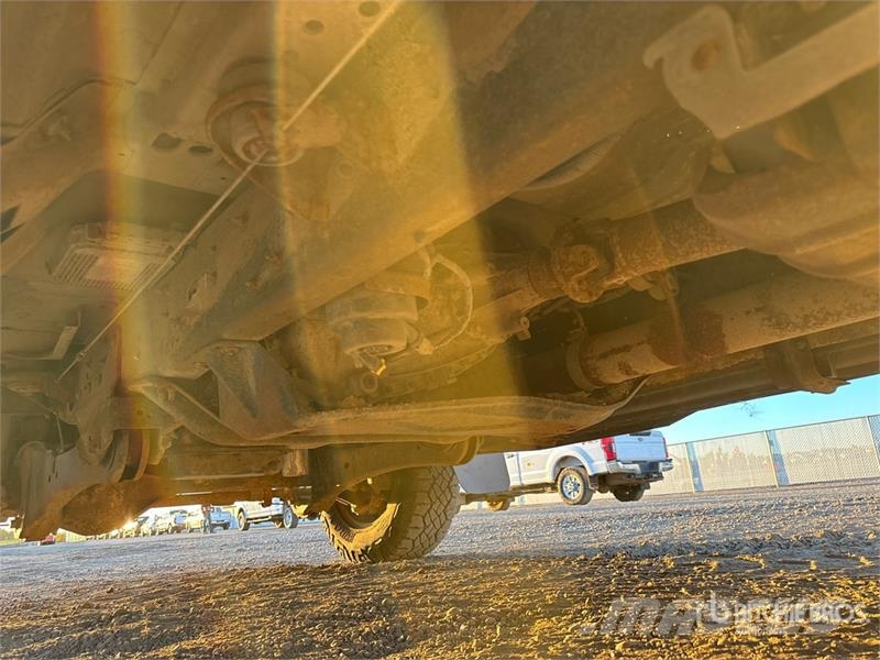 Ford F-350 XL 4x4 Crew Cab Pickup Anders