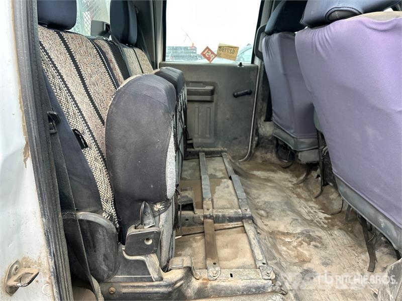 Ford F-350 XL 4x4 Crew Cab Pickup (Inoperable) Egyéb