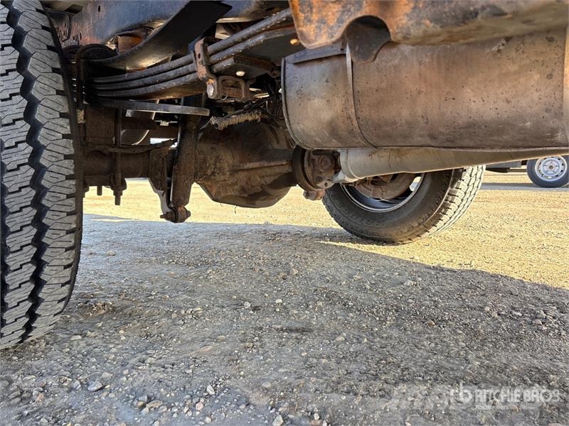 Ford F-350 XL 4x4 Crew Cab Pickup Muu