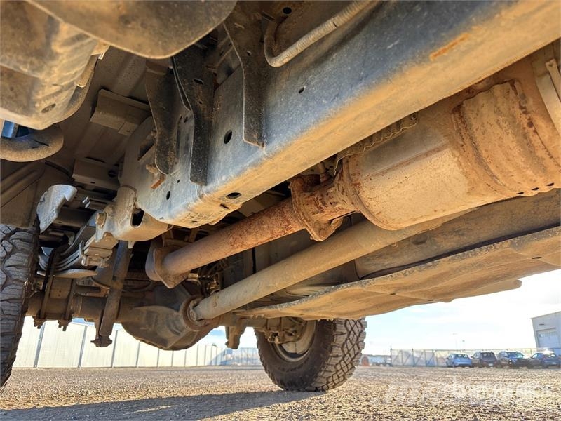 Ford F-350 XL 4x4 Crew Cab Pickup Other