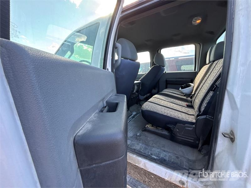 Ford F-350 XL 4x4 Crew Cab Pickup Otras furgonetas