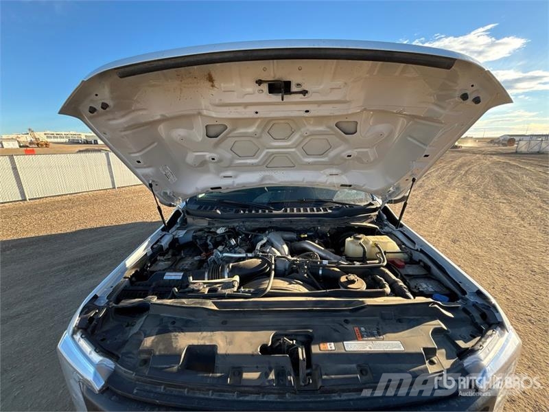 Ford F-350 XL 4x4 Crew Cab Pickup Other