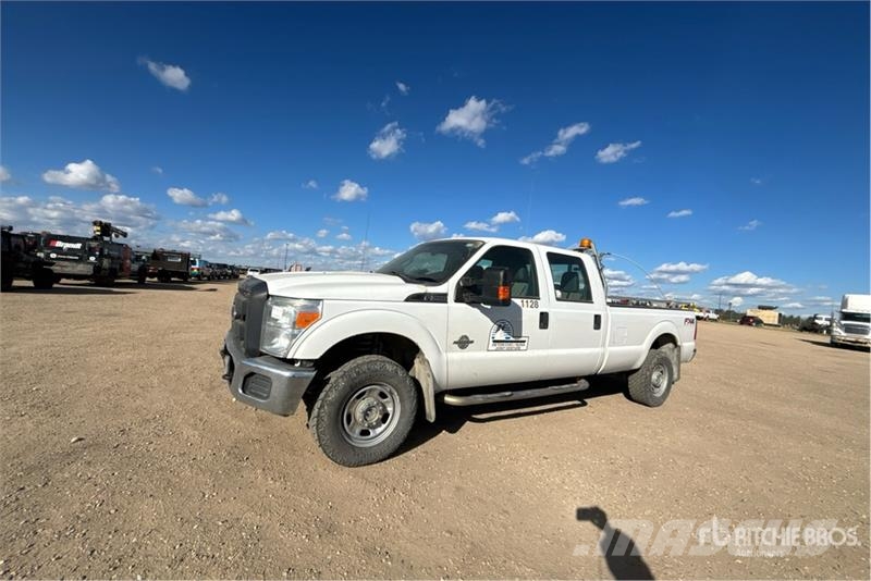 Ford F-350 XL 4x4 Crew Cab Pickup Otras furgonetas