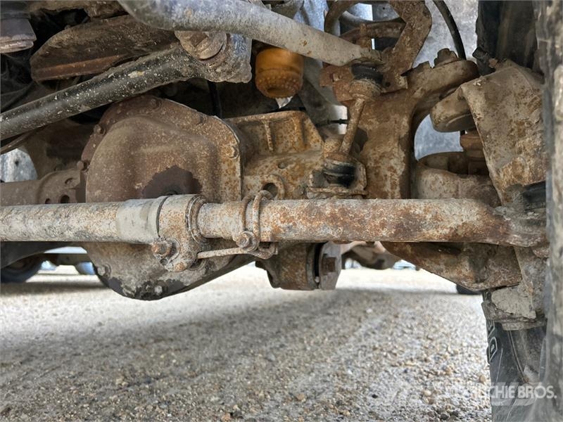 Ford F-350 XL 4x4 Crew Cab Pickup (Inoperable) Egyéb