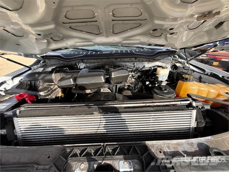 Ford F-350 XL 4x4 Crew Cab Pickup Muu