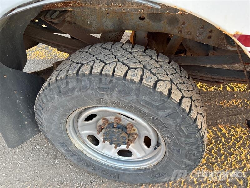 Ford F-350 XL 4x4 Crew Cab Pickup Anders