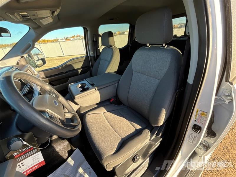 Ford F-350 XL 4x4 Crew Cab Pickup Other