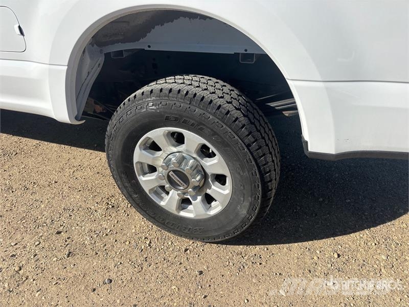 Ford F-350 XL 4x4 Crew Cab Pickup Прочие фургоны