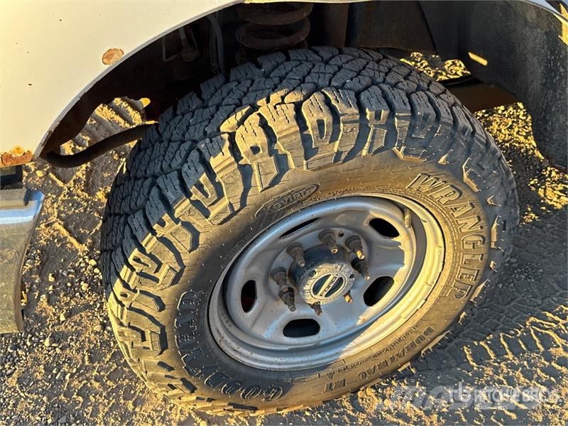 Ford F-350 XL 4x4 Crew Cab Pickup Anders