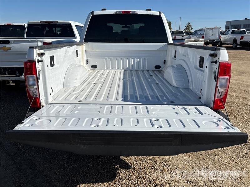 Ford F-350 XL 4x4 Crew Cab Pickup Прочие фургоны
