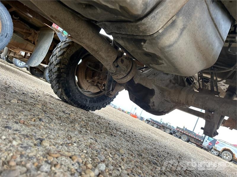 Ford F-350 XL 4x4 Crew Cab Pickup (Inoperable) Egyéb