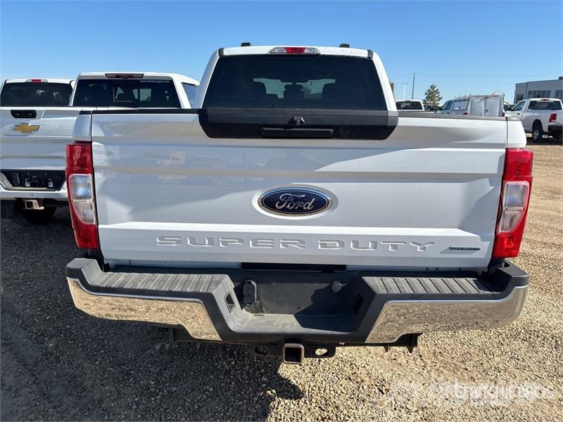 Ford F-350 XL 4x4 Crew Cab Pickup Прочие фургоны