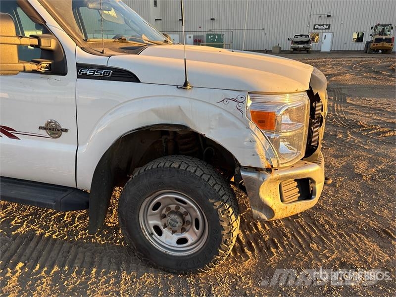 Ford F-350 XL 4x4 Crew Cab Pickup Anders