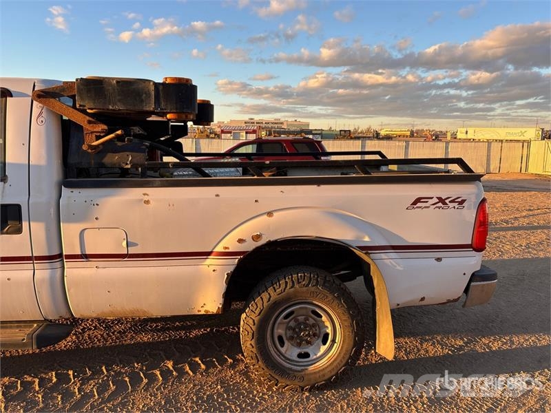 Ford F-350 XL 4x4 Crew Cab Pickup Anders