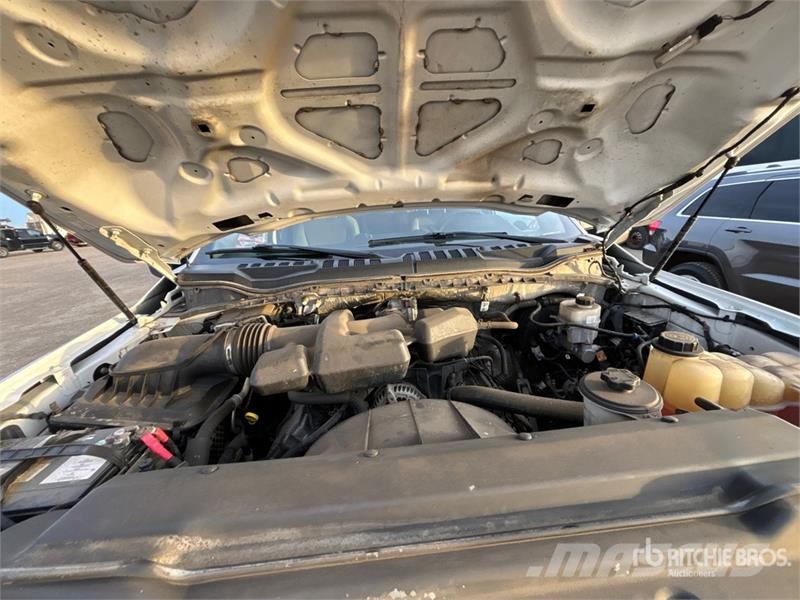 Ford F-350 XL 4x4 Crew Cab Pickup Kita