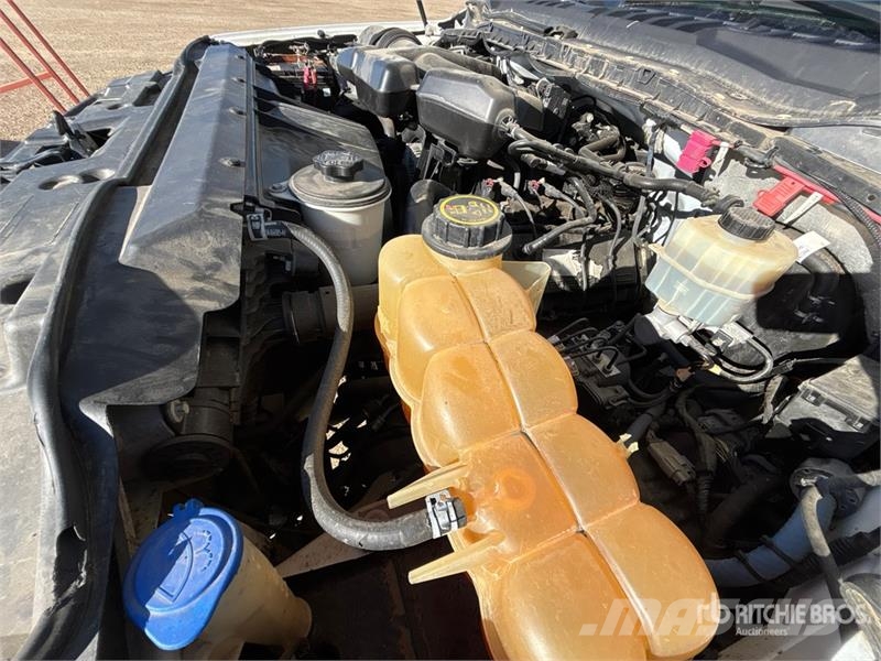 Ford F-350 XL 4x4 Crew Cab Pickup Muu