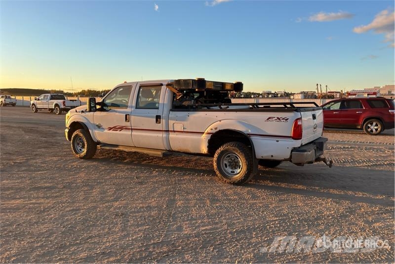 Ford F-350 XL 4x4 Crew Cab Pickup Anders