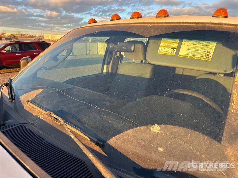 Ford F-350 XL 4x4 Crew Cab Pickup Anders