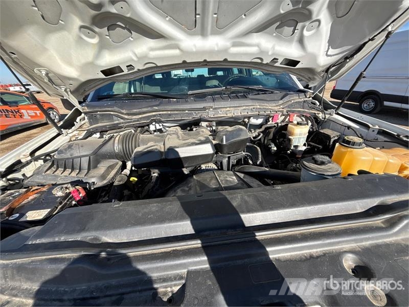 Ford F-350 XL 4x4 Crew Cab Pickup Muu