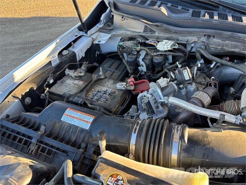 Ford F-350 XL 4x4 Crew Cab Pickup Other