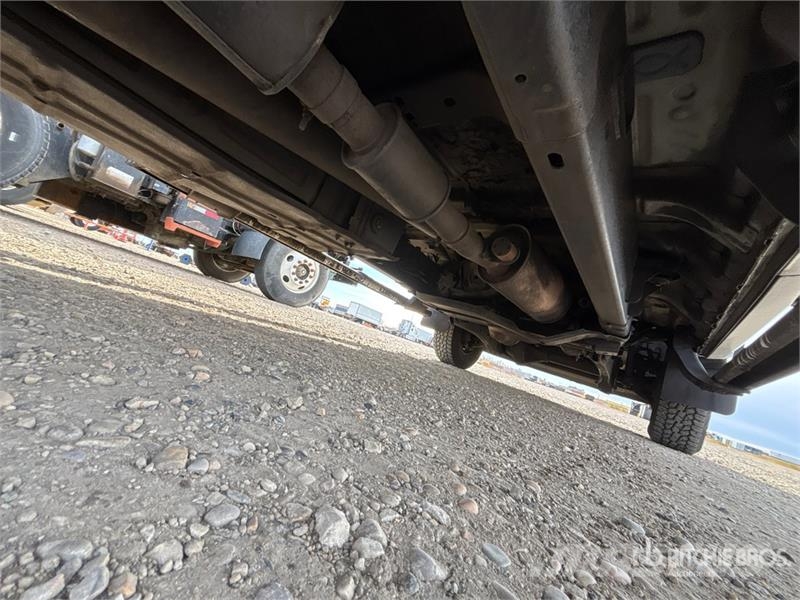 Ford F-350 XL 4x4 Crew Cab Pickup Muu