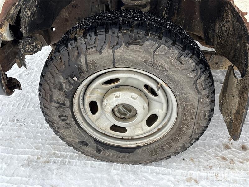 Ford F-350 XL 4x4 Crew Cab Pickup Ostalo