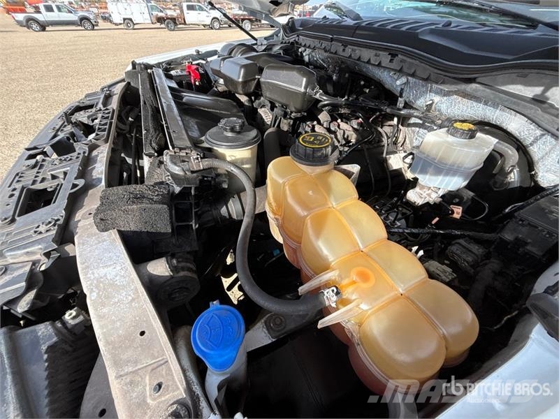 Ford F-350 XL 4x4 Crew Cab Pickup Muu