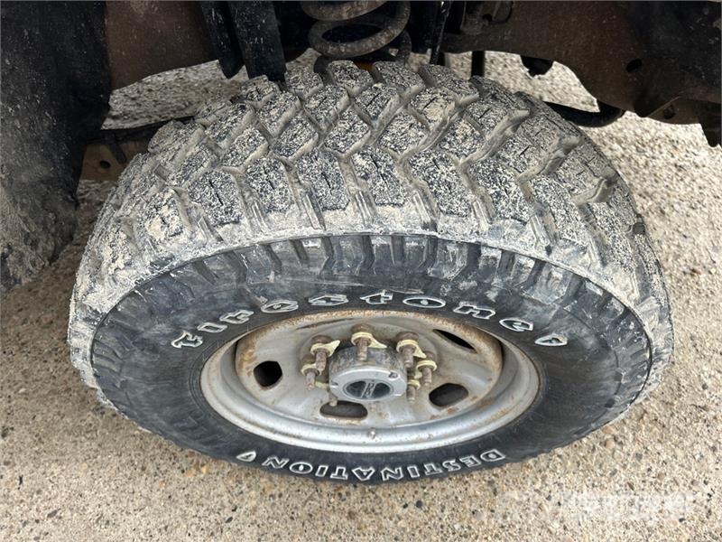 Ford F-350 XL 4x4 Crew Cab Pickup (Inoperable) Egyéb