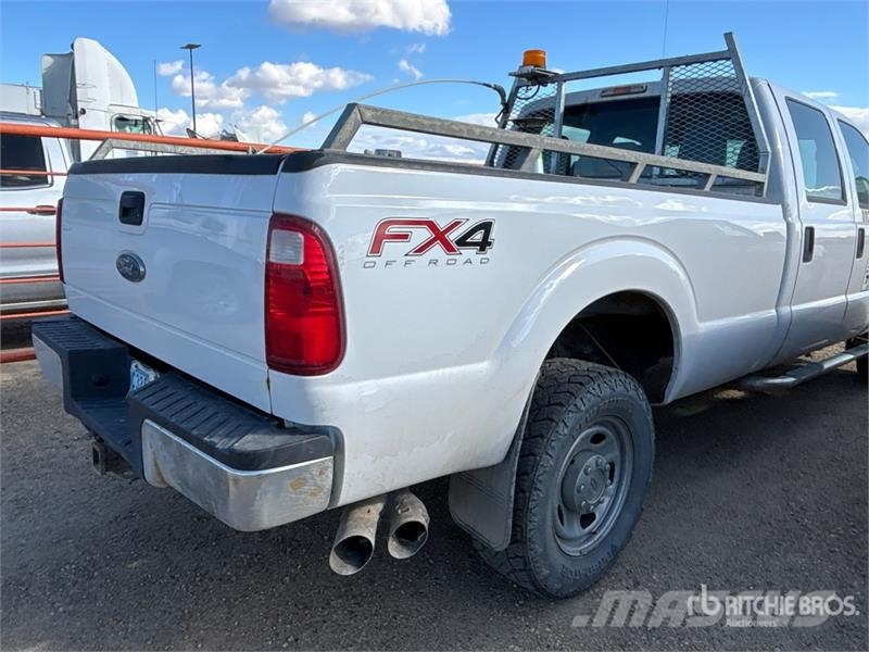 Ford F-350 XL 4x4 Crew Cab Pickup Otras furgonetas
