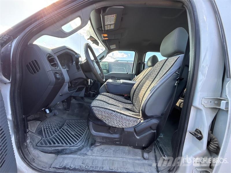 Ford F-350 XL 4x4 Crew Cab Pickup Otras furgonetas