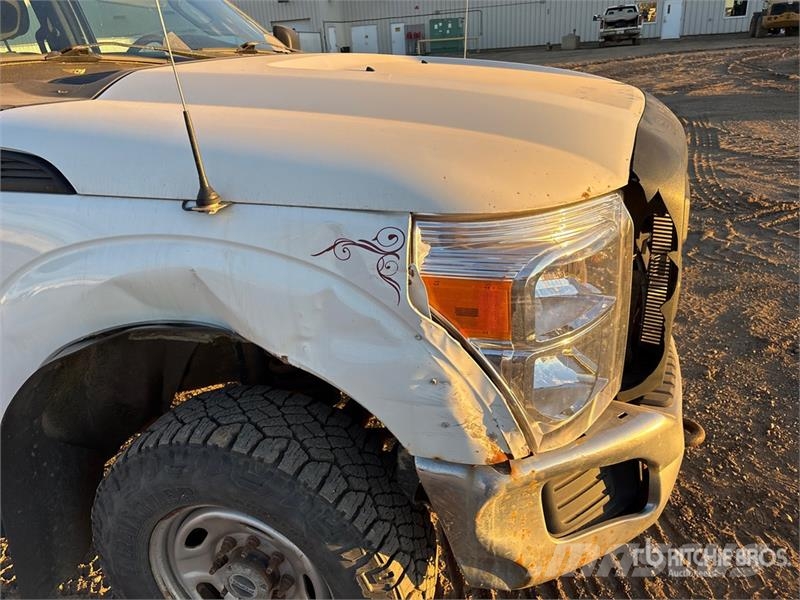 Ford F-350 XL 4x4 Crew Cab Pickup Anders