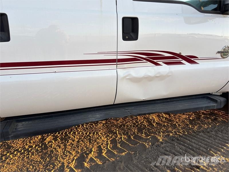 Ford F-350 XL 4x4 Crew Cab Pickup Anders