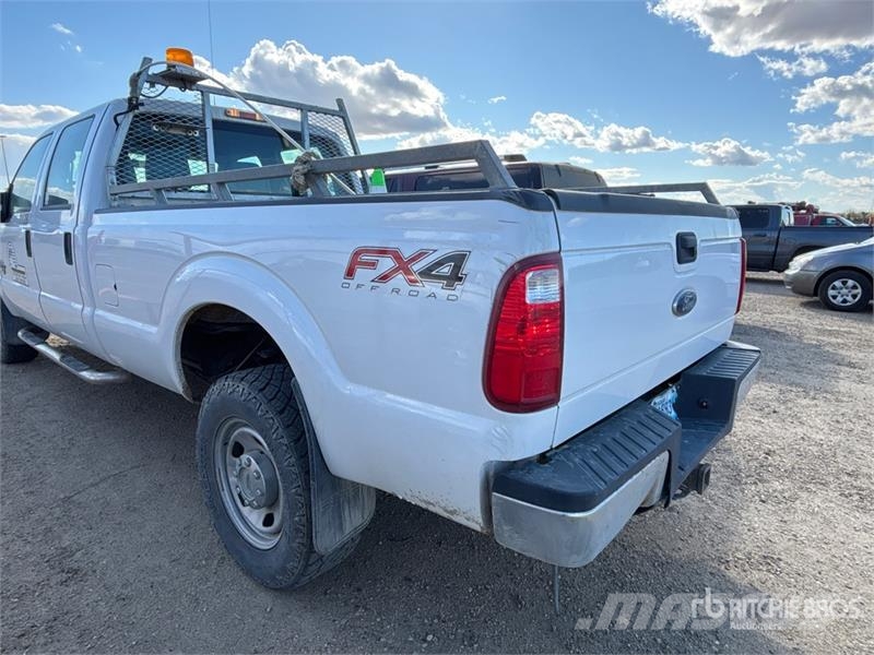 Ford F-350 XL 4x4 Crew Cab Pickup Otras furgonetas