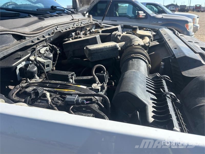 Ford F-350 XL 4x4 Crew Cab Pickup Прочие фургоны