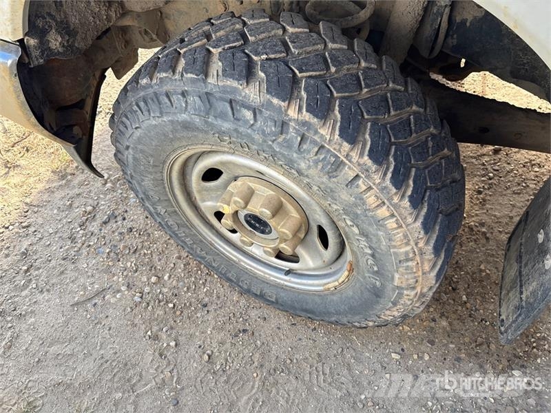 Ford F-350 XL 4x4 Crew Cab Pickup Drugi