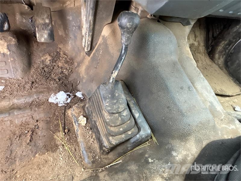 Ford F-350 XL 4x4 Crew Cab Pickup Ostalo