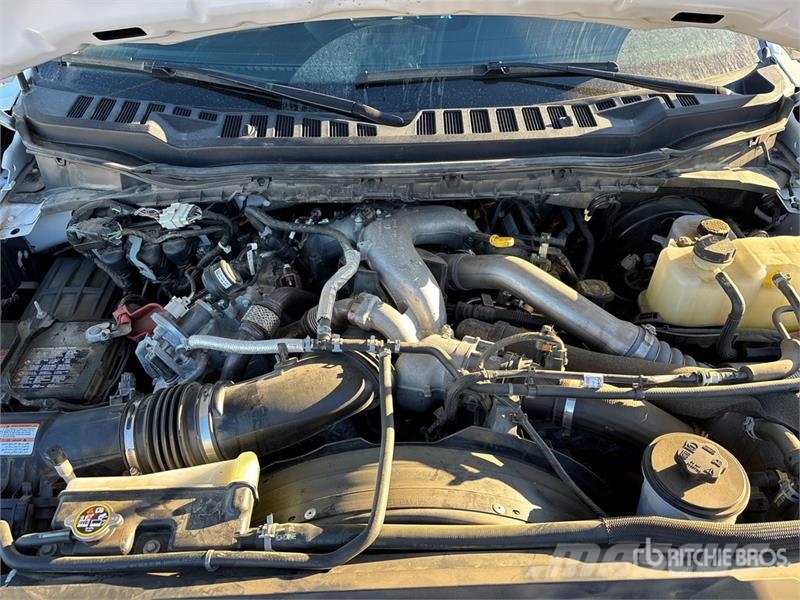 Ford F-350 XL 4x4 Crew Cab Pickup Other