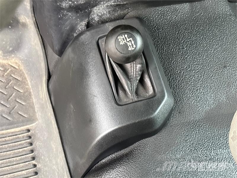 Ford F-350 XL 4x4 Crew Cab Pickup Muu