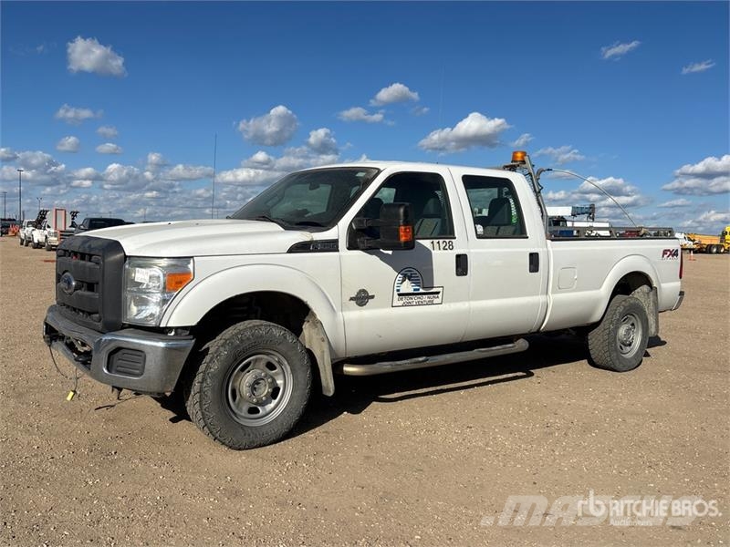 Ford F-350 XL 4x4 Crew Cab Pickup Otras furgonetas