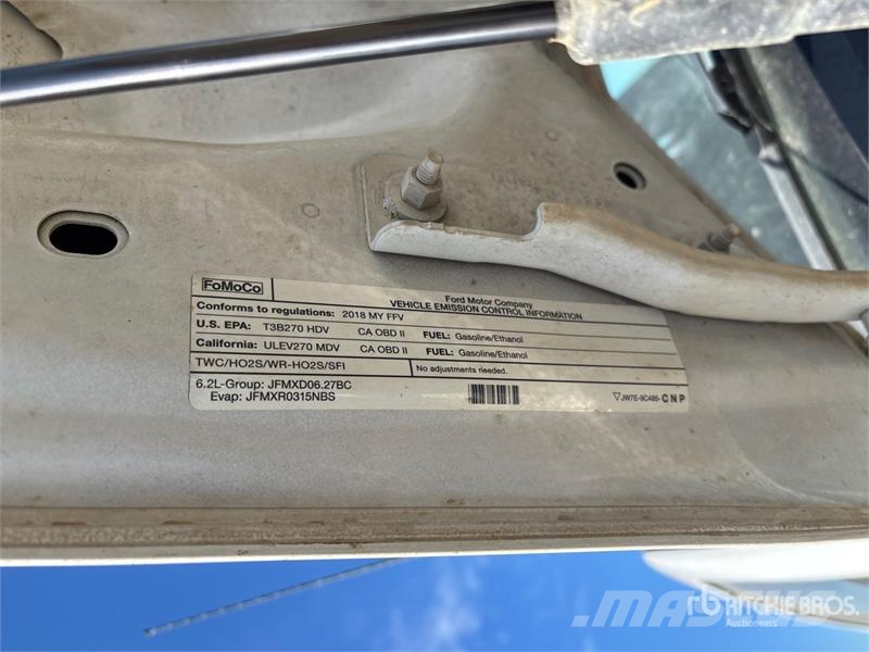 Ford F-350 XL 4x4 Crew Cab Pickup Drugi